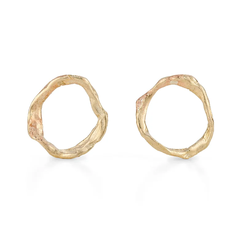 Playful pair earrings-Pebble Circle Studs 9ct Gold