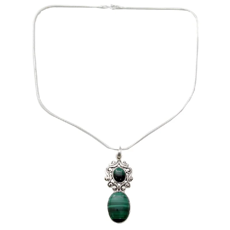 Surf wave necklaces-Handmade Queen of the Forest Antique Green Malachite 925 Pendant Necklace (India)