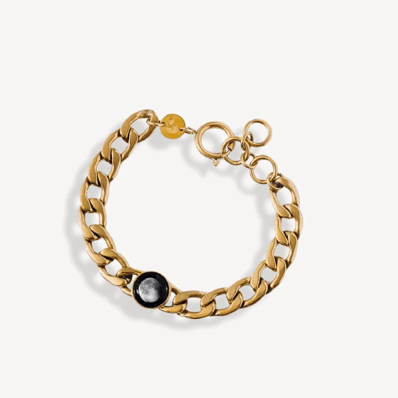 Lily motif bangles-Lunar Curb Link Bracelet in Gold