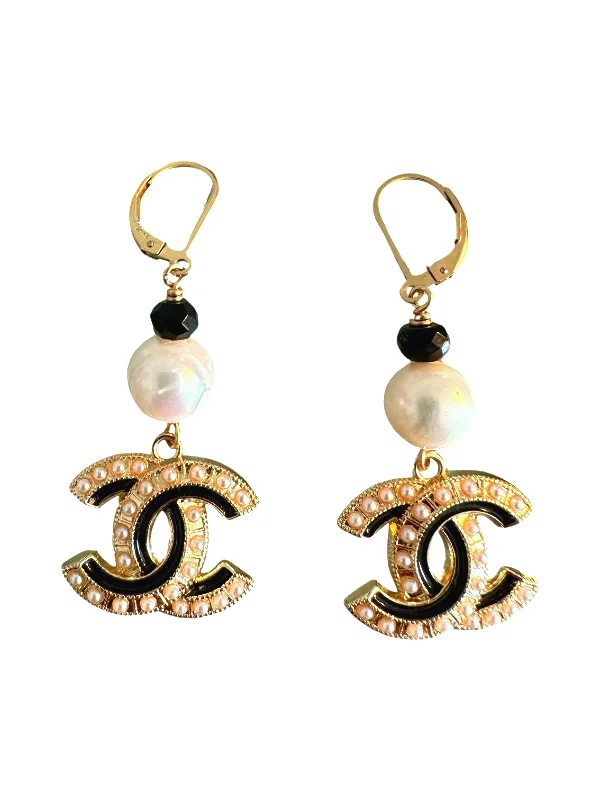 Bead weave earrings-CC Cutout Blk/White Pearl Dangle Earrings