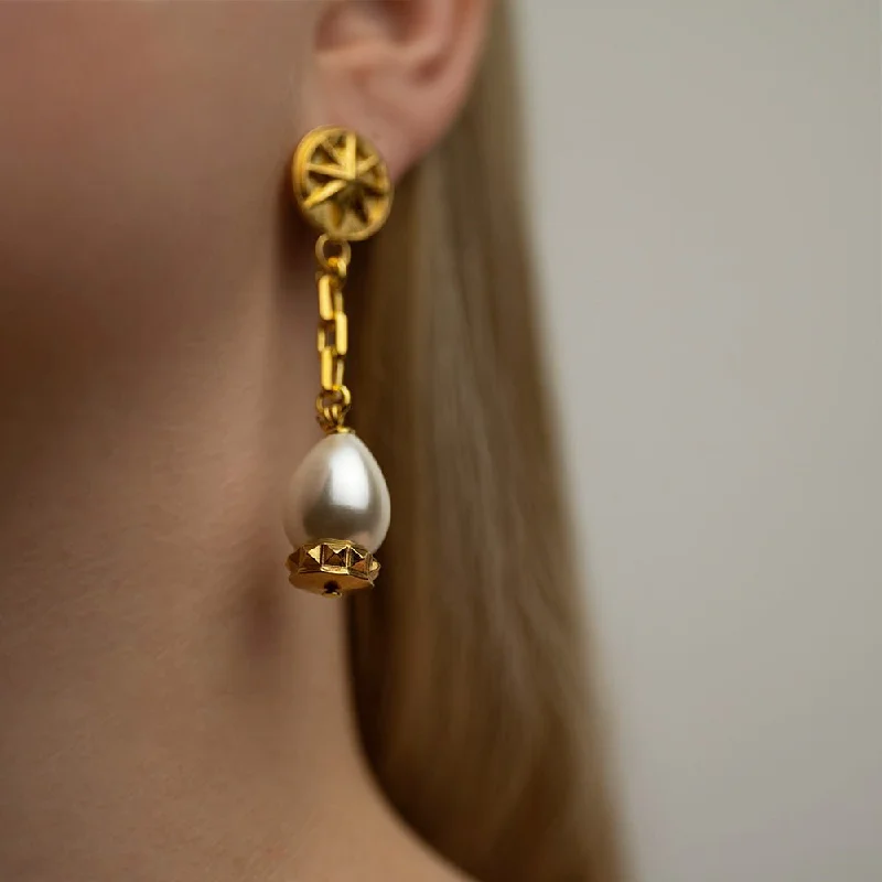 Light drop earrings-Aster Pearl earring