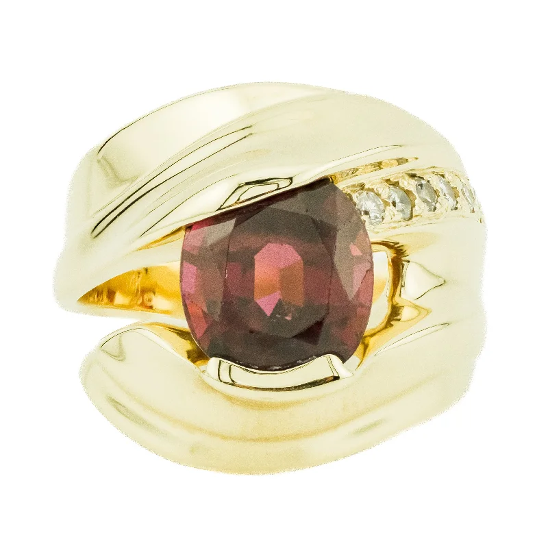 Vintage style engagement rings-4.00ctw Oval Garnet with Diamond Accents Gemstone Ring in 14K Yellow Gold